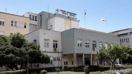 τραγωδια-στην-αθήνα-νεκρό-12χρονο-κοριτ-218769