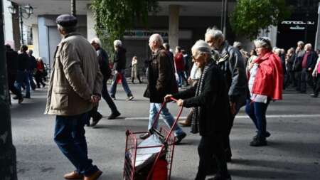 μπαινουν-τα-λεφτα-στουσ-συνταξιουχου-217588