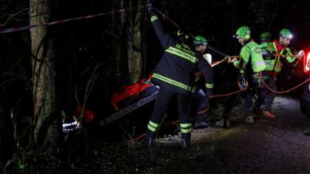 τραγωδία-σοκ-άνοιξε-τρύπα-στη-μέση-του-217927