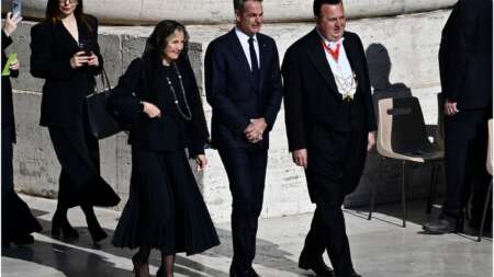 γιατί-όλοι-κοιτούσαν-την-μαρέβα-στην-κ-219254