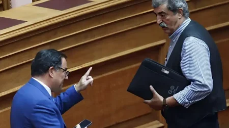 χαμός-μέσα-στη-βουλή-άγρiες-βρiσiές-μετα-219684