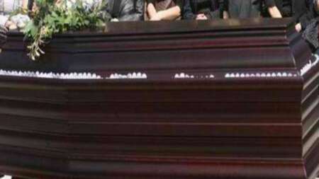 σοκ-σε-κηδεία-η-νεκρή-σηκώθηκε-από-το-φ-221988