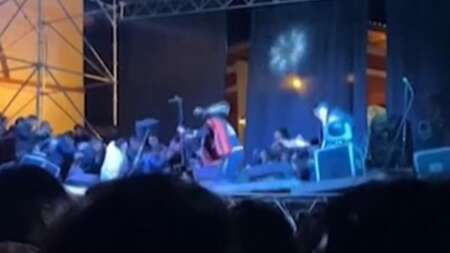 πανικοσ-και-ουρλιαχτα-κατερρευσε-σκ-224796