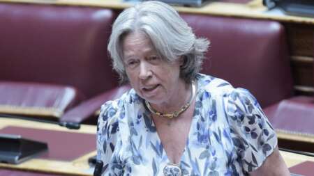 βoμβa-από-την-αθηνά-λινού-για-τα-εμβόλ-220917