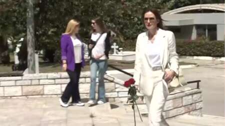 κηδεία-νίκος-γαλανός-συγκλονισμένη-η-223136