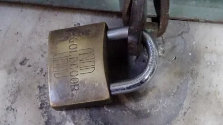 επίσημο-λουκέτο-για-κατάστημα-σύμβ-220354