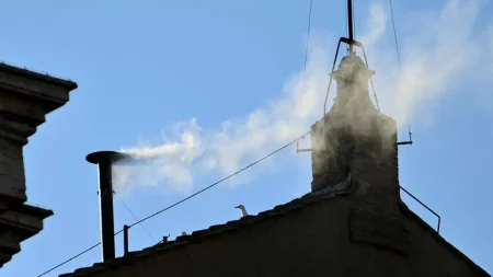 λευκός-καπνός-στο-βατικανό-εκλέχθηκ-221090