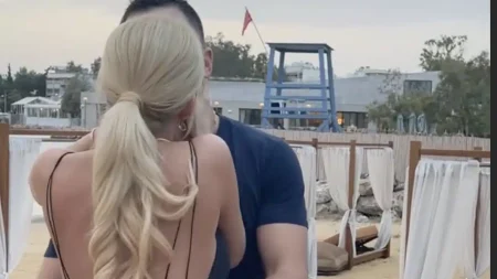 αχόpταγη-ελληνίδα-παρουσιάστρια-άρπα-223765