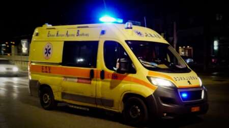 αυτοκίνητο-έπεσε-σε-στάση-κτελ-αναφο-226768