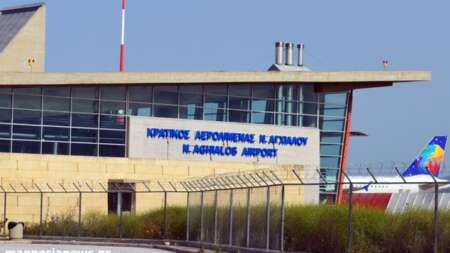 τωρα-φωτια-διπλα-στο-αεροδρομιο-δινε-230296