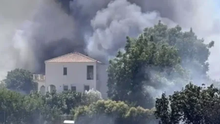 φωτιά-τώρα-στη-λέσβο-επιχειρούν-επί-230857