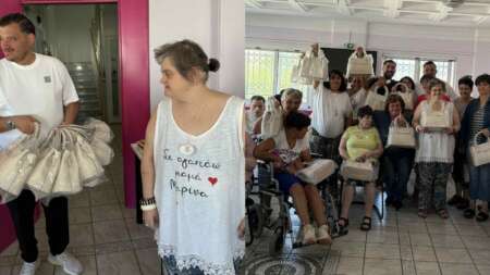 μια-τσάντα-γεμάτη-αγάπη-το-molly-gr-στο-πλευρ-233148