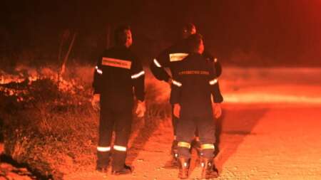 φωτιά-τώρα-μεγάλη-πυρκαγιά-σε-επιχε-236172