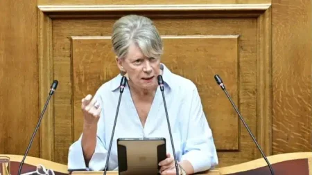 ακρίτα-τις-σφουγγαρίστρες-σπίτι-σας-235517