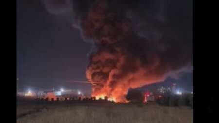 εκτακτο-μεγαλη-πυρκαγιά-καίει-κοντά-234562