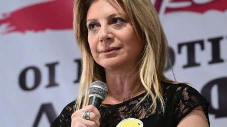 κάτω-τα-χέρια-από-το-μνημείο-όλων-μας-236483