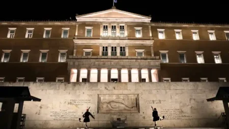 βουλή-πέρασε-με-159-ψήφους-υπέρ-η-τροπολο-237487