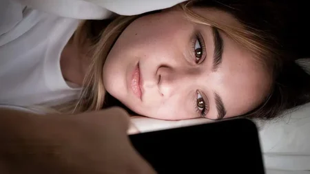 9-τροφές-γεμάτες-μελατονiνη-που-νiκούν-τ-234901