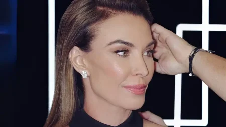 αυτή-είναι-η-πασίγνωστη-παρουσιάστρι-233427