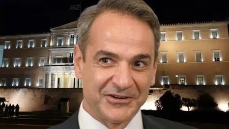 χαμογελάει-ο-μητσοτάκης-πάει-για-τρ-237112