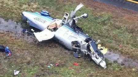 συντριβή-αεροσκάφους-σε-αυτοκινητόδ-236843