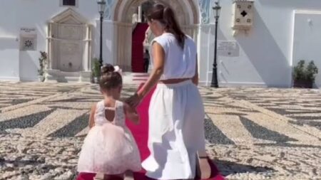 συγκλονίζει-η-μαρία-μενούνος-γονάτισ-244661
