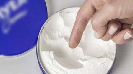 η-κρέμα-nivea-στο-μπλε-βαζάκι-έχει-υπέροχα-ο-248734