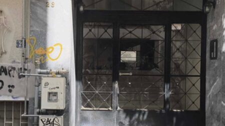 σοκ-και-φρίκη-στην-κυψέλη-με-το-κατεψυγ-252093