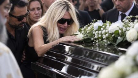 κηδεία-μαζωνάκη-η-κραυγή-της-πάολας-πά-259521
