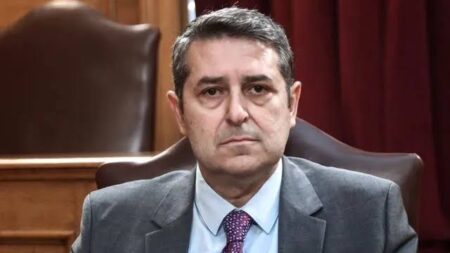 γιώργος-μυλωνάκης-η-πρώτη-εμφάνιση-με-255166