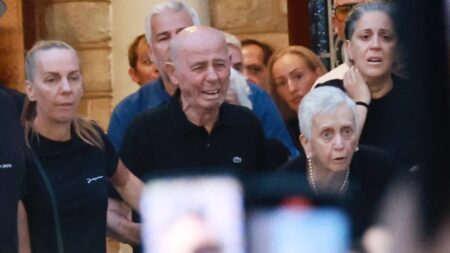 τούμπα-όλαούτε-οι-γονείς-ούτε-οι-αδελφ-260565