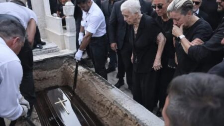 μολισ-διερρευσε-στα-σαιτ-γιατι-δεν-ανο-259536