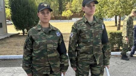 ορκίστηκαν-οι-δύο-πρώτες-γυναίκες-στρ-254479