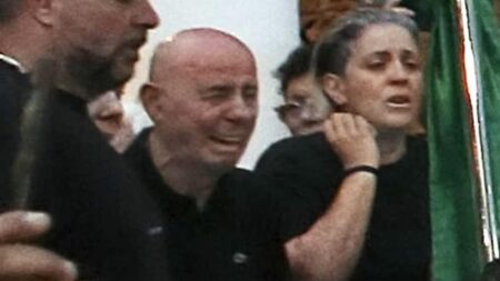 μαζωνάκης-σπάραξε-ο-πατέρας-του-πάνω-α-259237