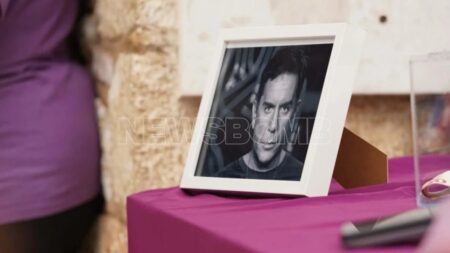 έφτασε-η-σορός-του-γιώργου-μαζωνάκη-στ-259196